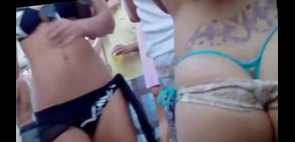  xhamster.com 4077946 great butt in tiny bikini on pool party